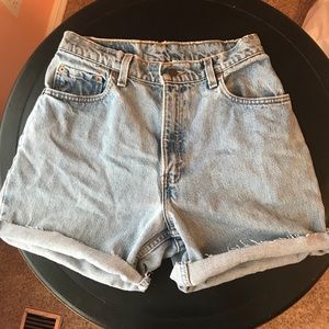 Vintage levi shorts size 8